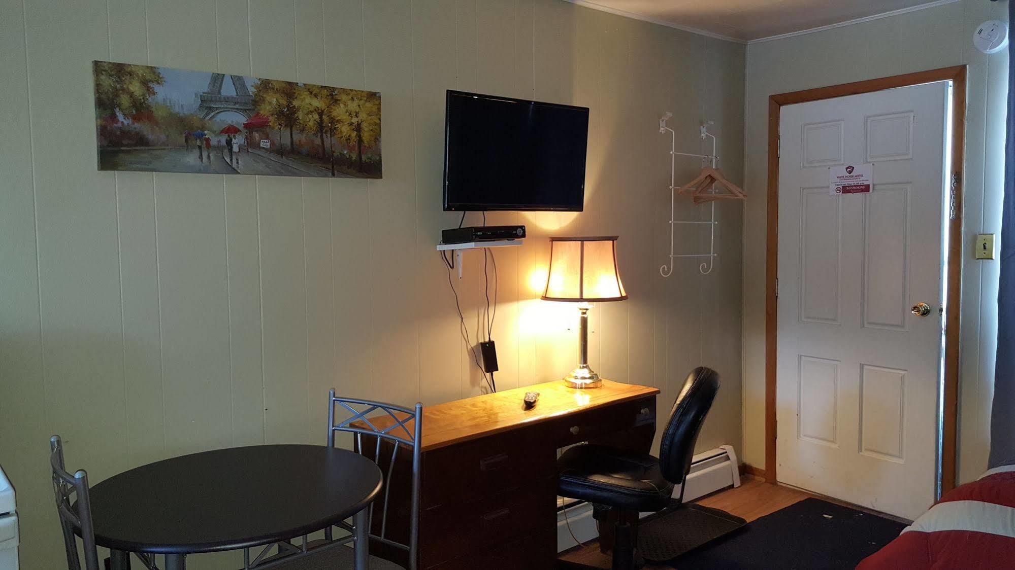 The White Horse Motel Cornwall Extérieur photo